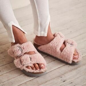 Birkenstock Arizona Sandals Big Buckle Shearling Sandal in Baby Pink Womens 7